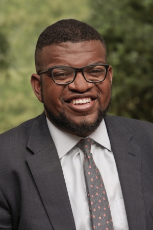 Headshot of Andrew Hairston