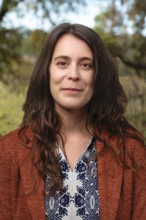 Headshot of Laura Robinson