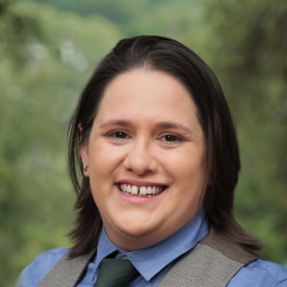 Headshot of Jennifer Carreon