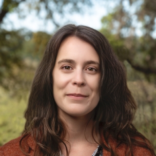 Headshot of Laura Robinson